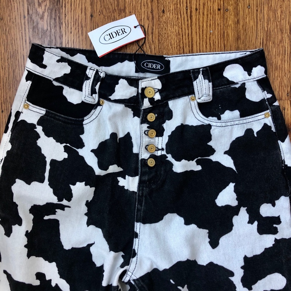 NEVER WORN BRAND NEW  - Cow Print Jeans